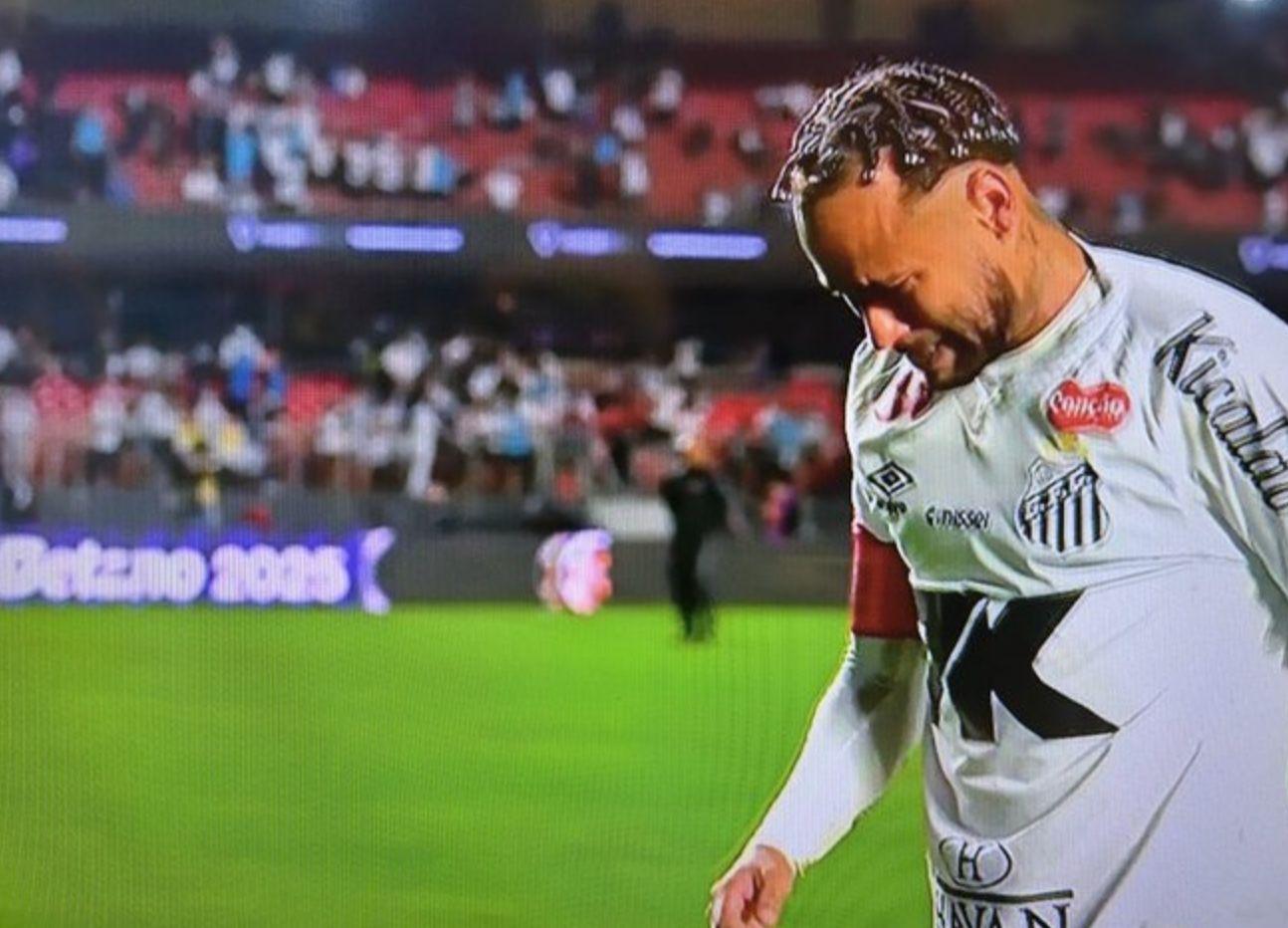 底怒了, 尼奥在禁区