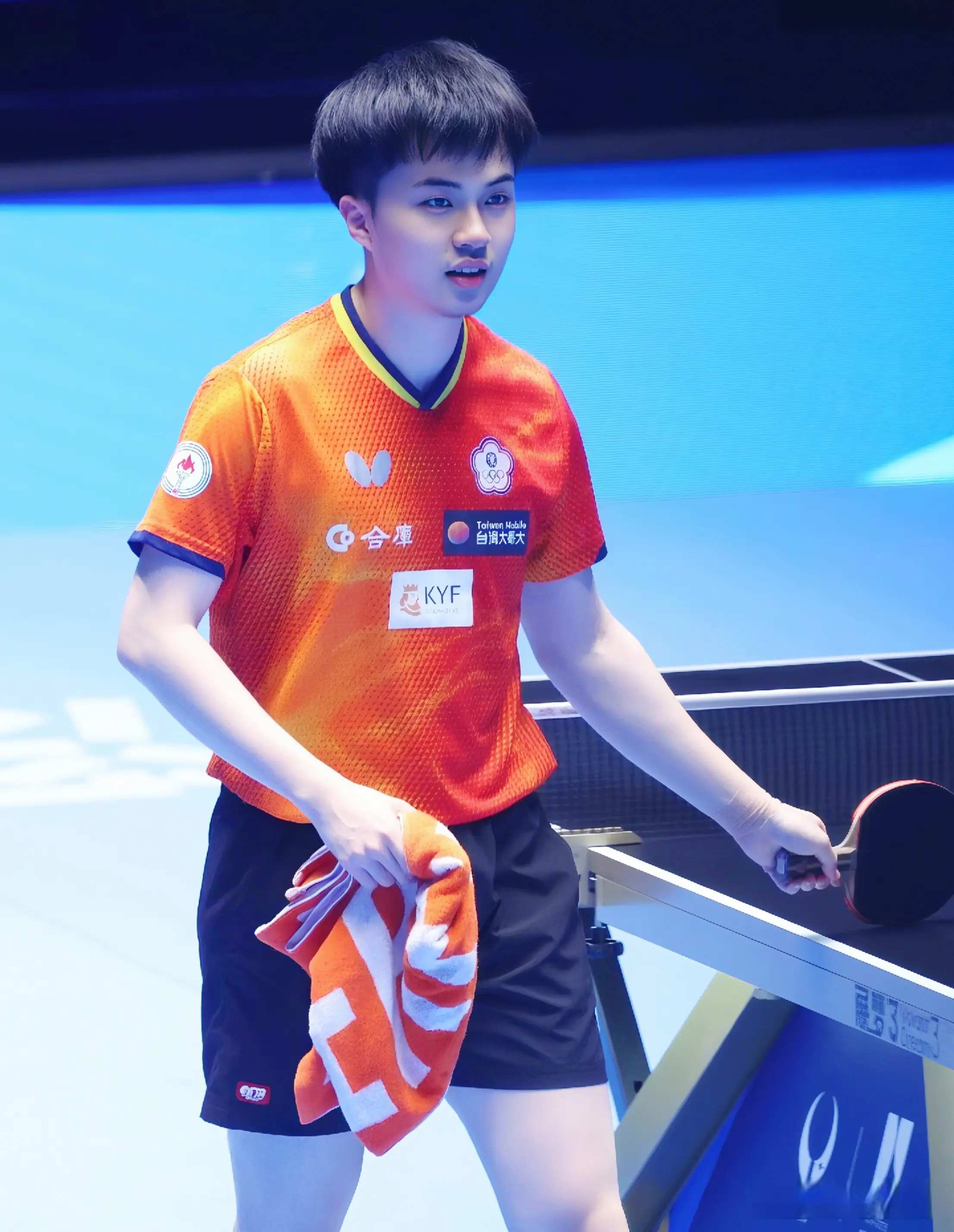 的发球线路, 法国队的欧, 扫弟机作断